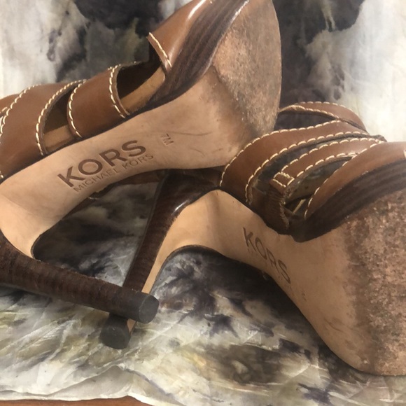 Michael Kors leather heels - Picture 3 of 5